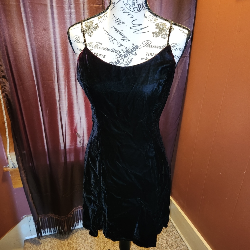 Vintage Jessica McClintock velvet prom dress